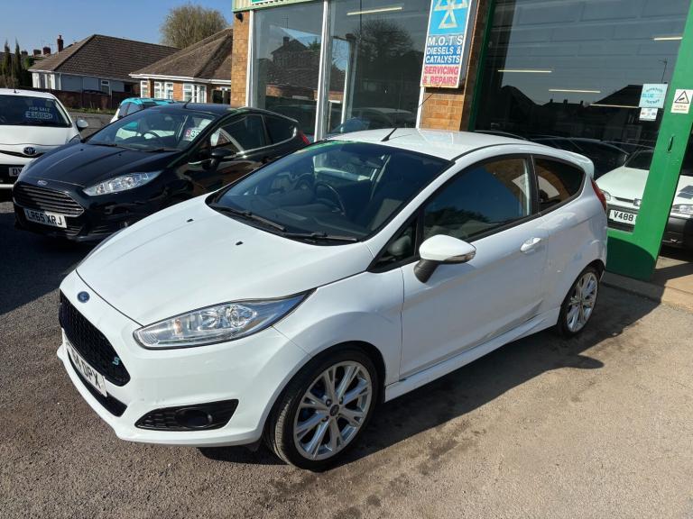 2014 Ford Fiesta 1.0 EcoBoost 125 Zetec S 3dr HATCHBACK Petrol Manual
