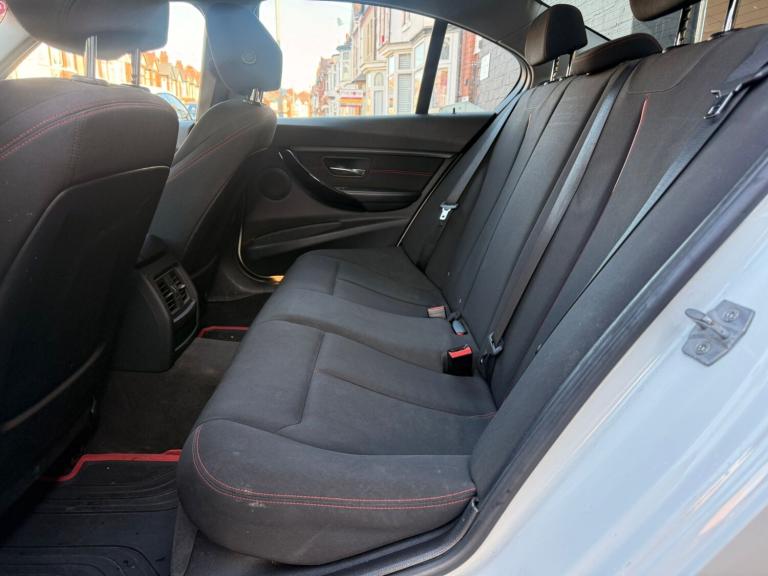 2013 BMW 3 Series 320i Sport 4dr SALOON Petrol Manual