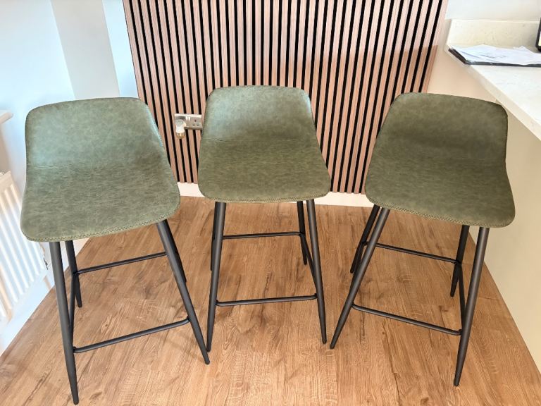 Set of 3 Green Faux Leather Bar Stools with Black Metal Legs