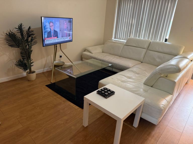 Comfortable Double Room in a Cozy Home. Bill included 