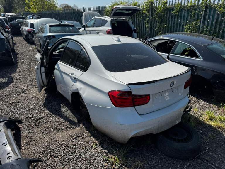 2015 BMW 3 SERIES F30 WHITE BREAKING SPARES PARTS