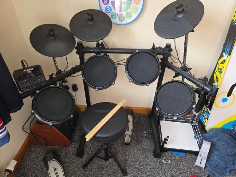 Alesis turbo mesh drum kit bundle