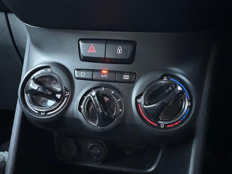 2017 Peugeot 208 1.2 PureTech Active Euro 6 5dr HATCHBACK Petrol Manual