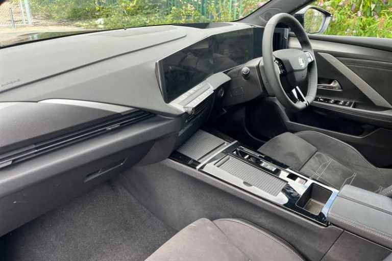 2025 Vauxhall Astra 54kWh Ultimate Hatchback 5dr Electric Auto (156 ps) Hatchback Electric Automatic