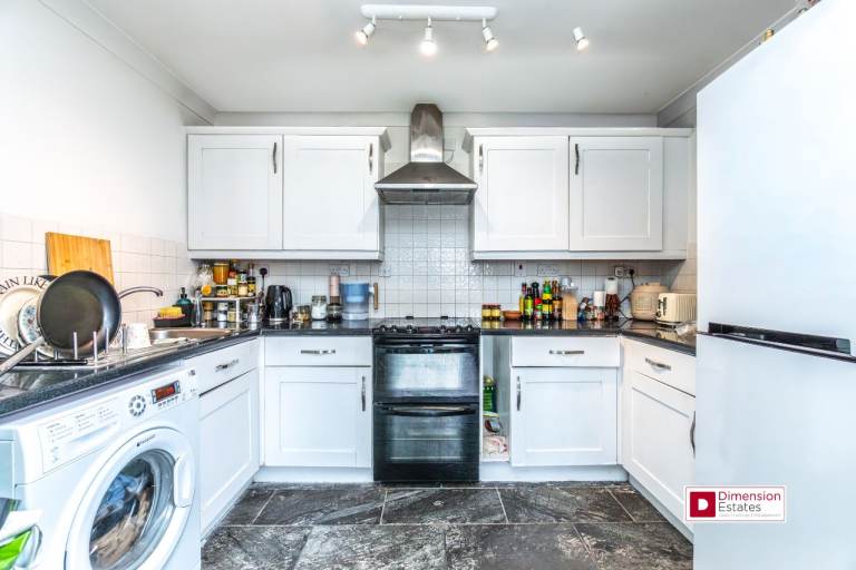 Crouch End N8 : Amazing 1 Bed Apartment With Balcony + Parking : AVAILABLE SOON !!