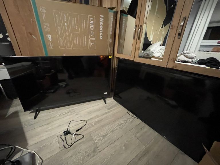 image for 2x 50” Hisense 4k smart tv