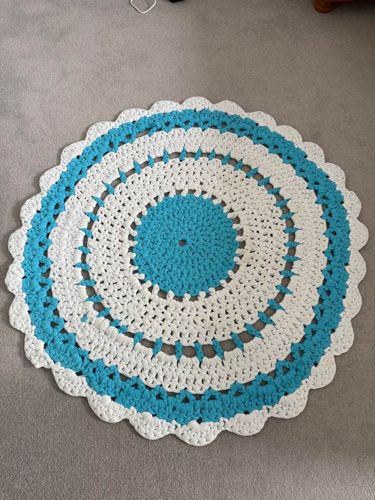 Handmade Crochet Round Rug – Chunky Cotton, Teal & Cream, Boho Floor Mat