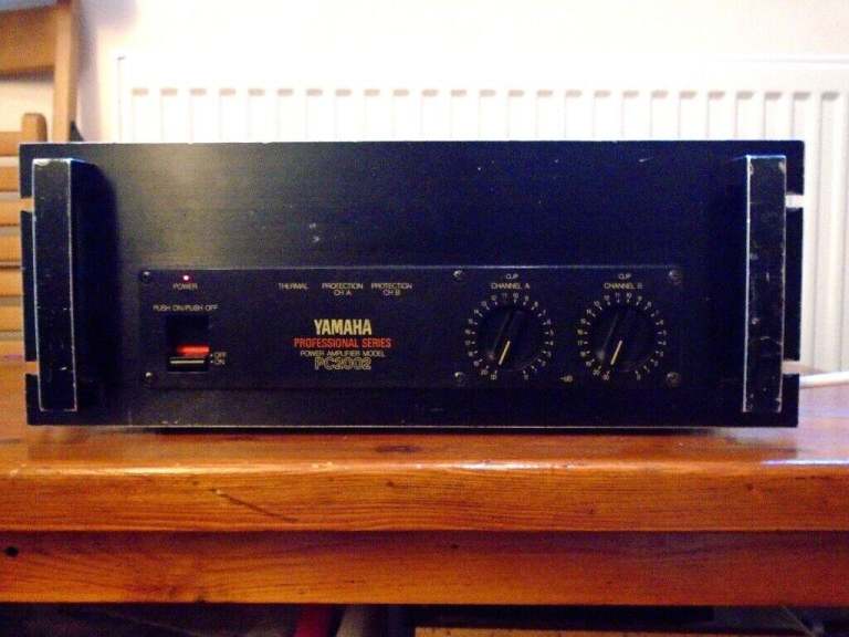 Yamaha PC2002 Amplifier