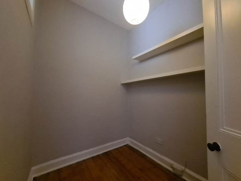 1 bedroom unfurnished flat, Hawthornvale, Trinity 