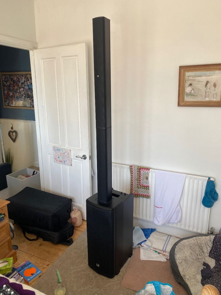 LD Systems MAUI 11 G2 Column PA Speaker - Black, Good Condition