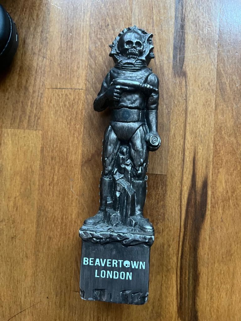 Beavertown London Skull Astronaut Figurine – Grey, Good Condition