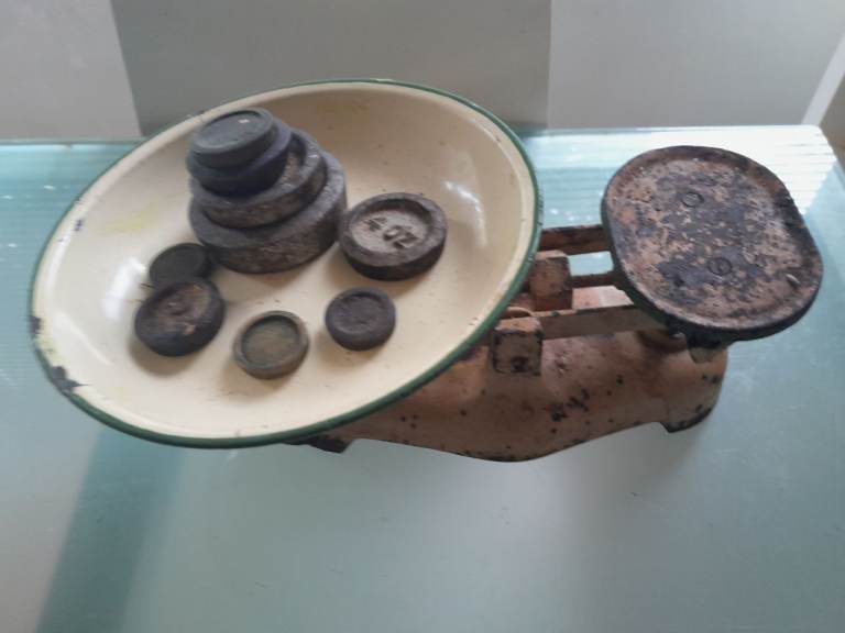Vintage Kitchen Scales with Weights – Fair Condition