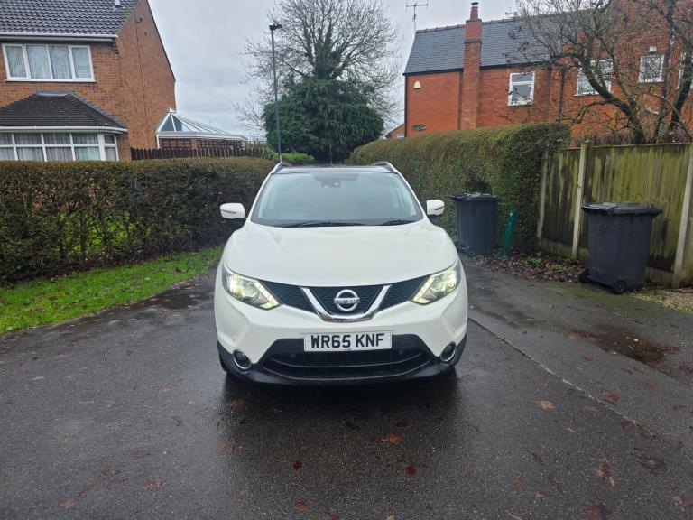 2015 Nissan Qashqai 1.5 dCi Tekna 5dr HATCHBACK Diesel Manual