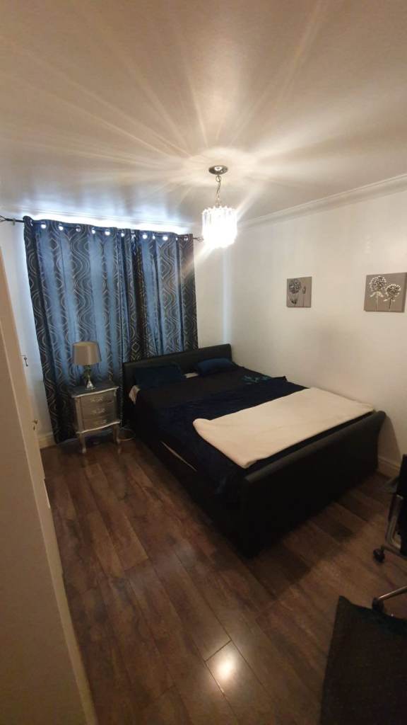 Spacious Double Room Available – 3 Min Walk to Station