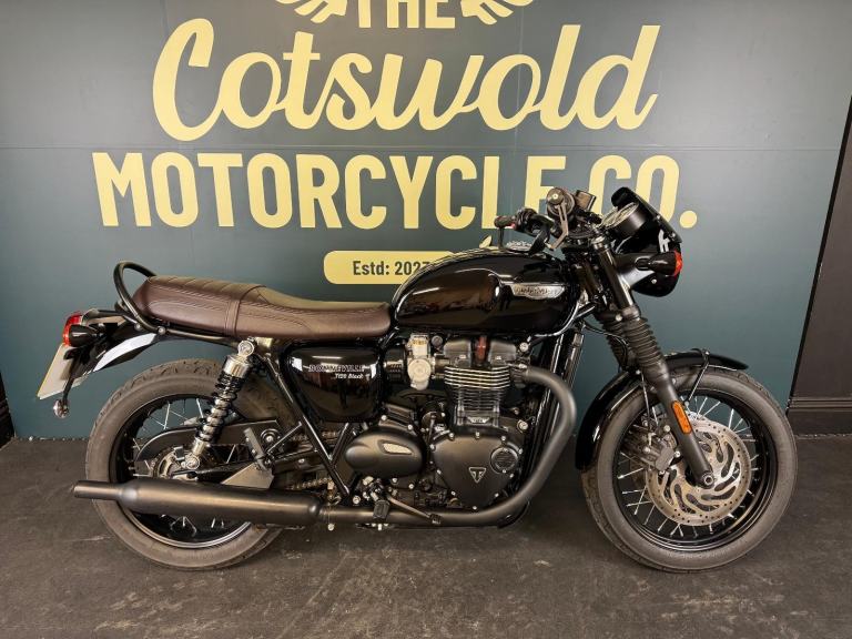 Triumph Bonneville T120 Black