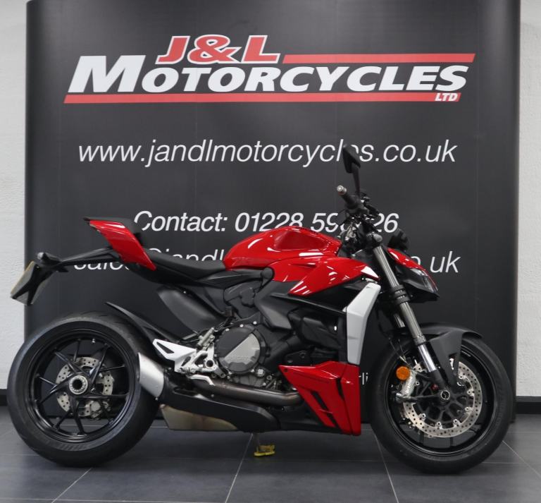 Ducati Streetfighter V2. 1 owner. 74 plate