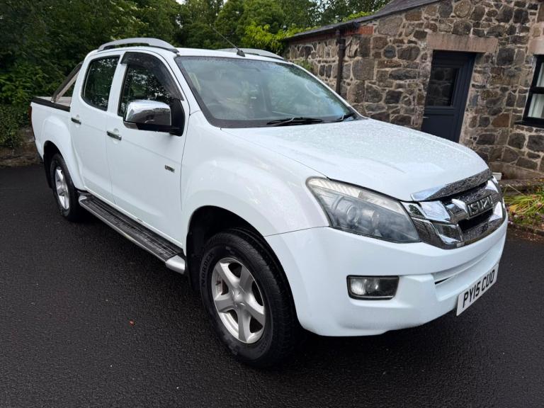 Isuzu D-MAX 2.5 2015 MOT JAN 27 1 Owner from new FSH