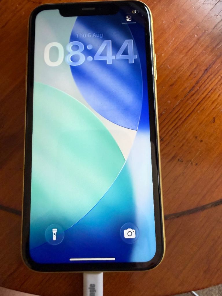 Apple iPhone 11 Yellow – Good Condition