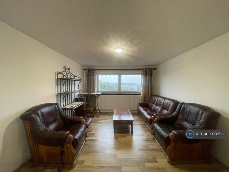 3 bedroom flat in Juniper Avenue, East Kilbride, Glasgow, G75 (3 bed) (#2979998)