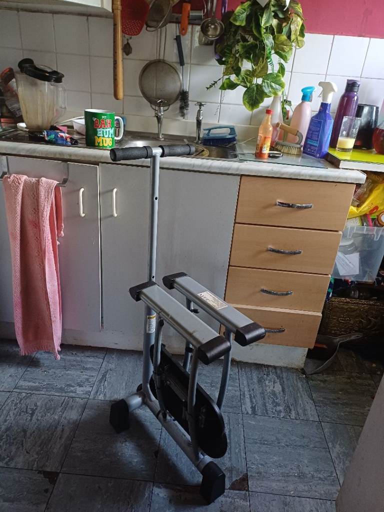 Leg Magic Exerciser – Grey, Good Condition Fitness Machine