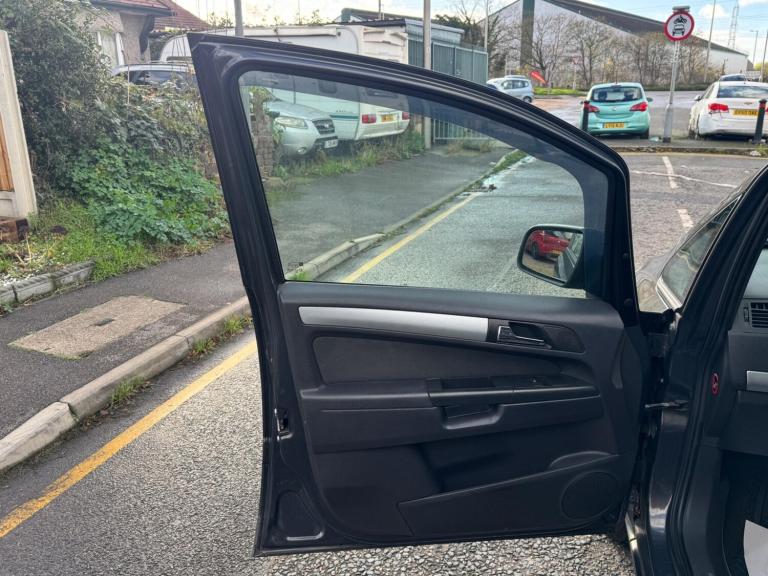 2012 Vauxhall Zafira 1.6 16V Exclusiv Euro 5 5dr MPV Petrol Manual