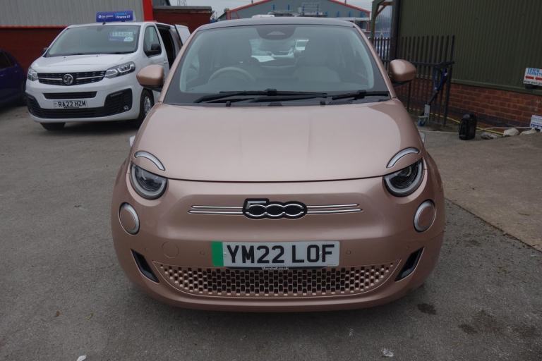 Fiat 500E 42kWh La Prima Hatchback 3dr Electric Auto (118 ps) ELECTRICITY 2022