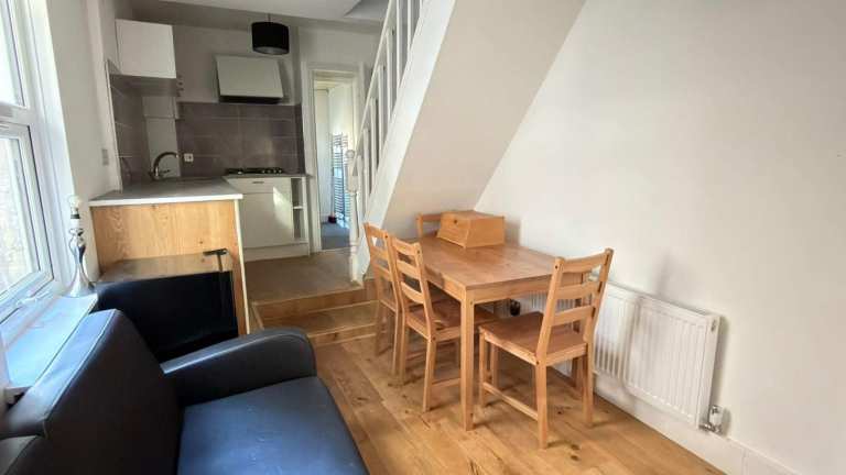 First Floor 1 Bedroom Flat at Kings Cross - DSS Welcome