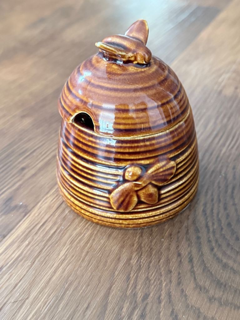 Vintage Treacle Glaze Honey Pot/ preserve Pot