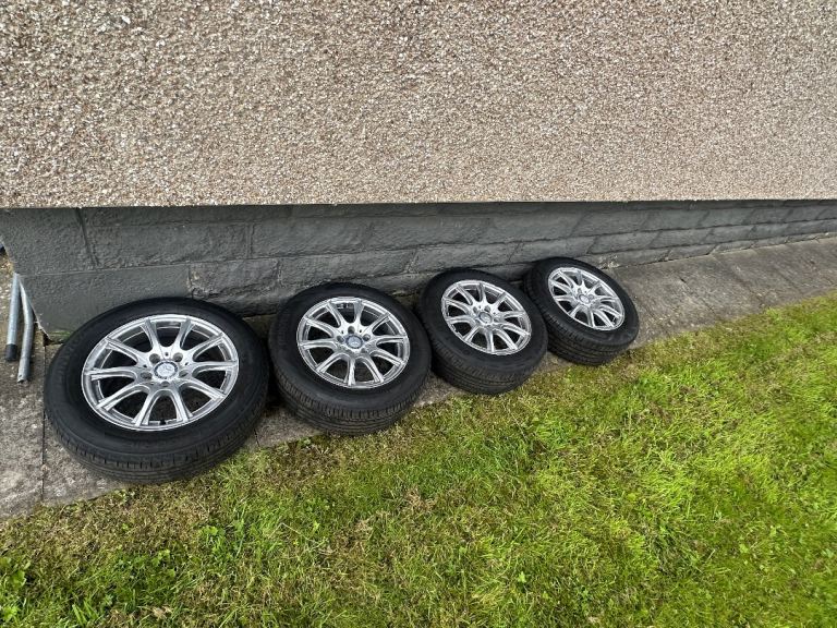 GENIUE MERCEDES BENZ TYRES 