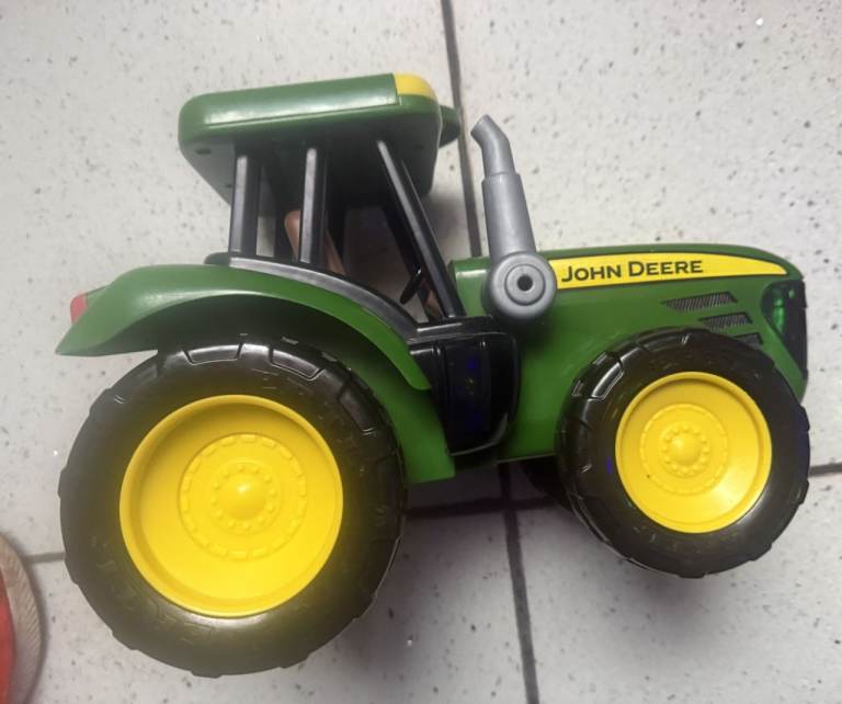 2 TRACTORS 34cm GREEN JOHN DEERE, 26cm YELLOW, 40cm CAR TRANSPORTER LIKE NEW ONLY £8 CAN POST