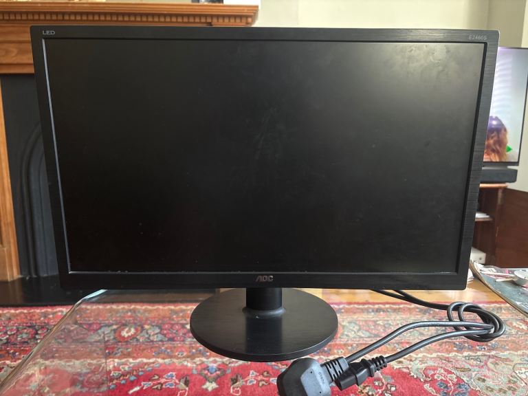 AOC LED Computer Monitor – Good Condition, Black