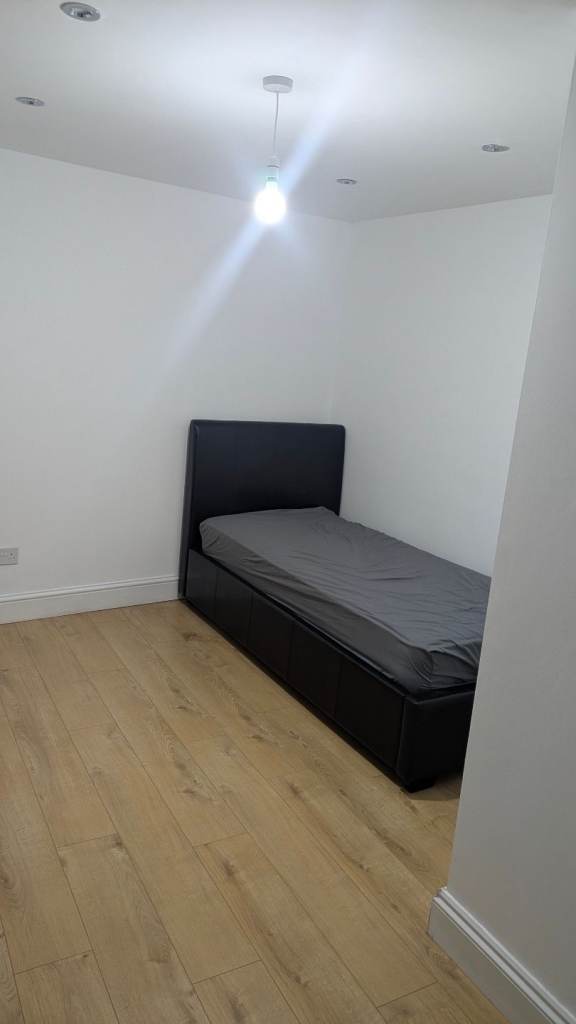 Studio flat/ Out-house 