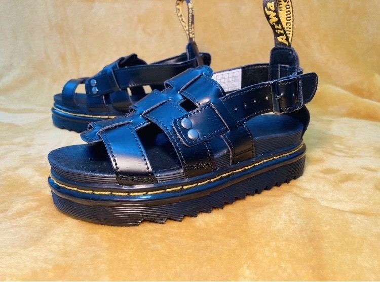 Dr Martens sandals. New unused. UK4