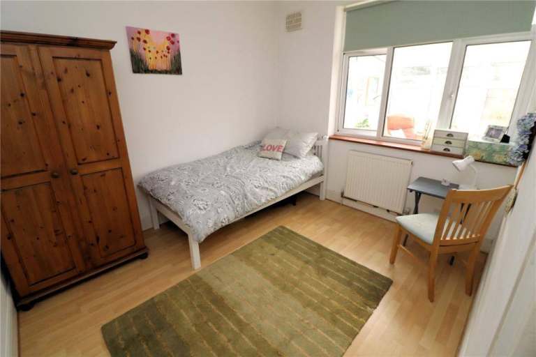 🪄🌸Bright Single Room | Just 2-Min from Wood Green Station | Bills Included + Garden!