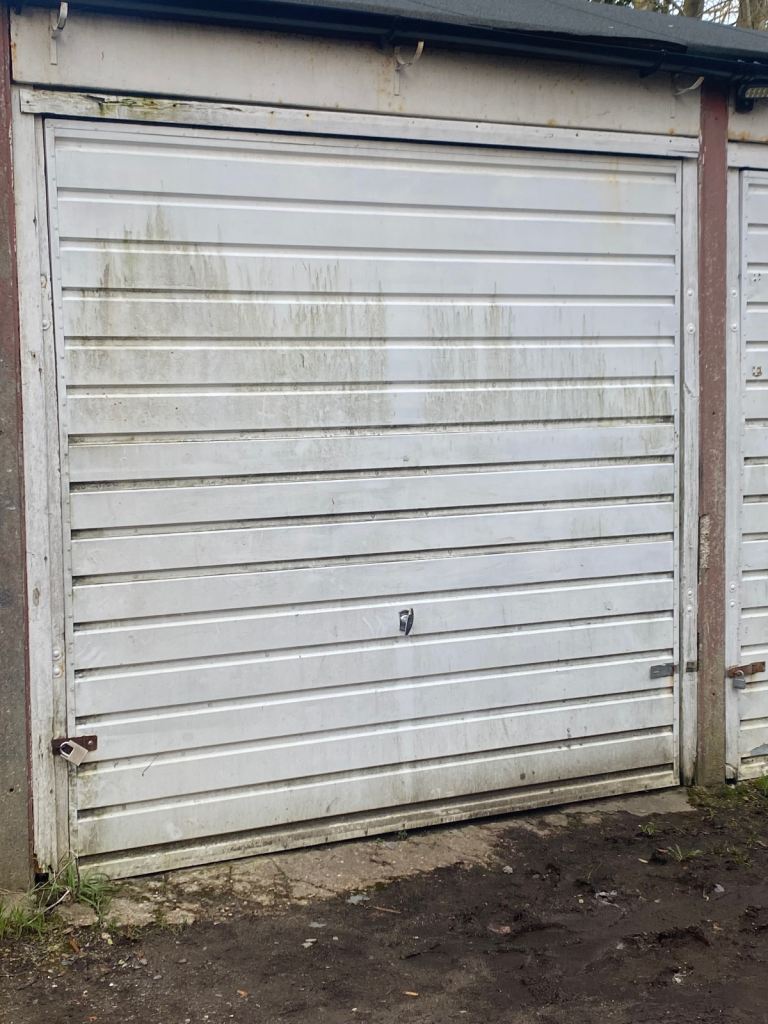 Large Garage for Rent