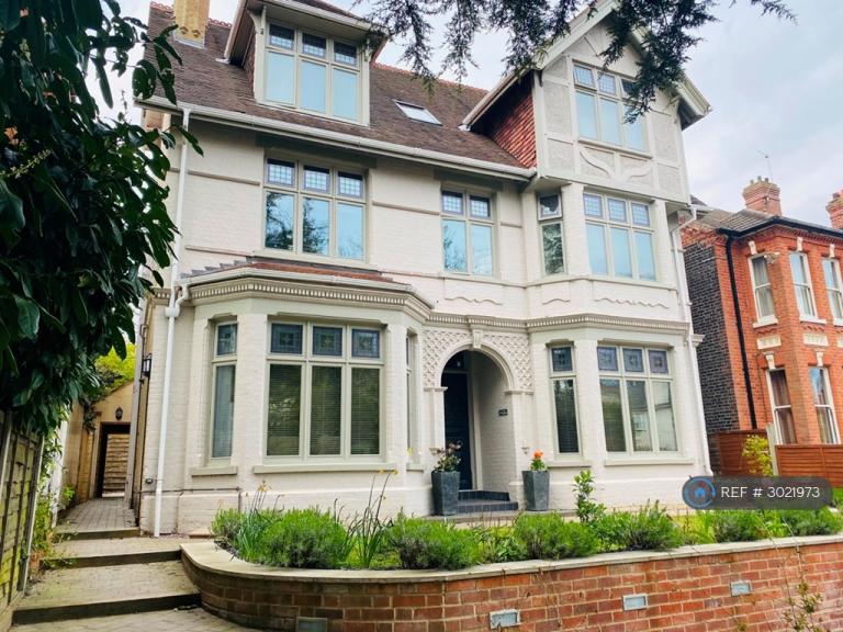 2 bedroom flat in Unthank Road, Norwich, NR2 (2 bed) (#3021973)