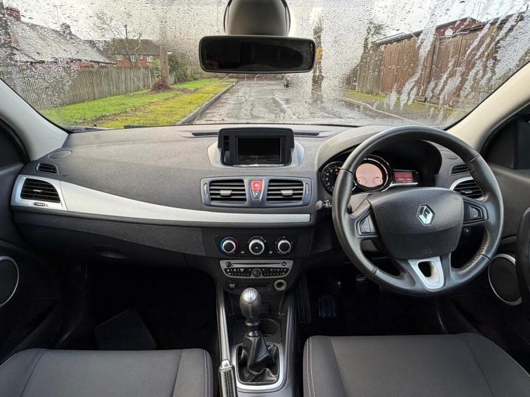 2011 Renault Megane 1.6 16V Dynamique TomTom Euro 5 3dr COUPE Petrol Manual
