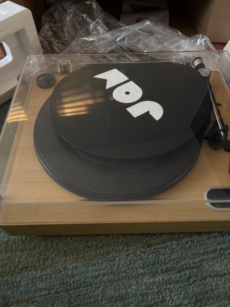 Record Player w Bluetooth 