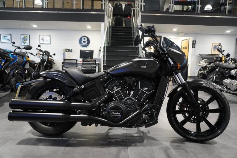 Indian Scout Rogue, 2024, Black Smoke with just 1928miles