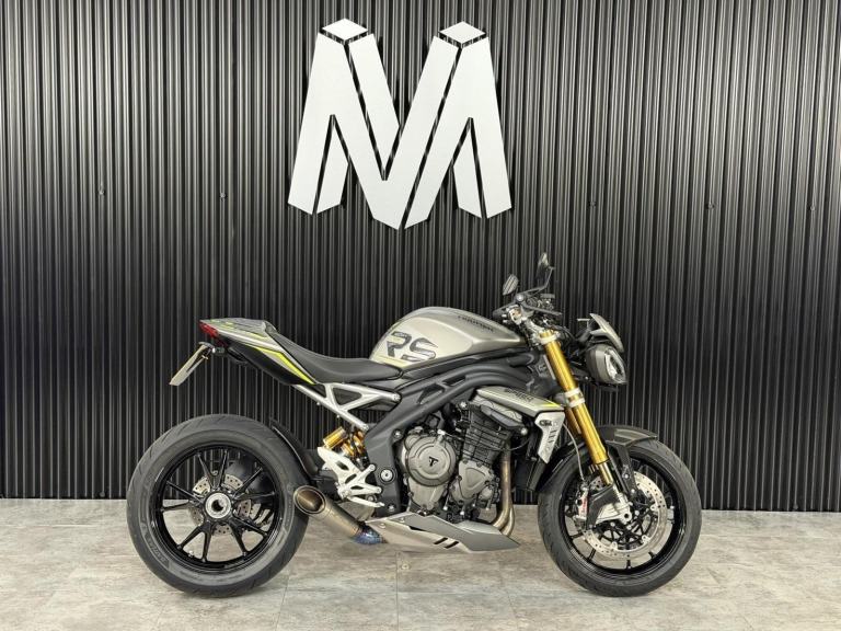 2021 Triumph Speed Triple 1200 1160 RS Naked Petrol Manual Euro 5 (179 ps)
