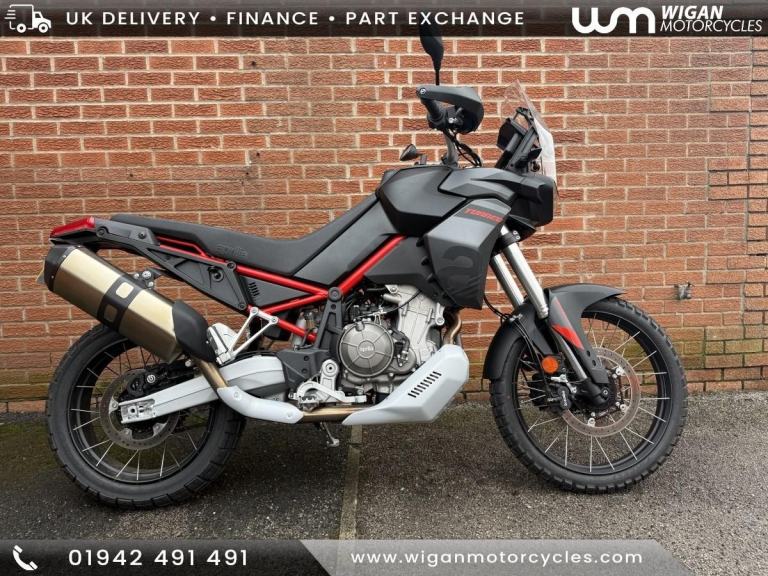 APRILIA TUAREG 660, 2025/25, 1 OWNER AND JUST 447 MILES COVERED