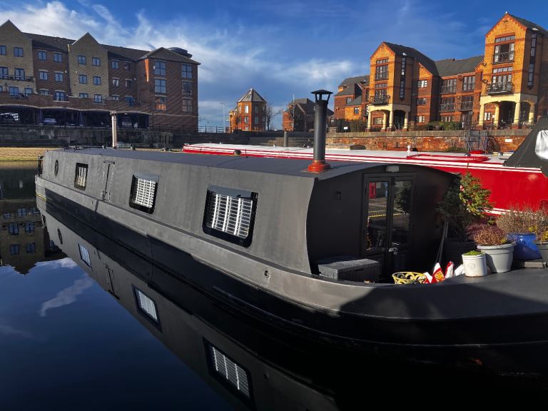 Widebeam 10ft x58ft for sale