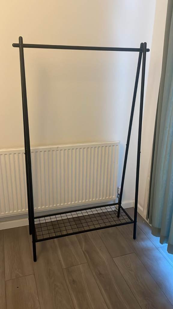 Black Metal Clothes Rail with Shelf – Good Condition