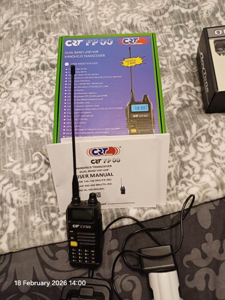 ÇRT FP 00 Hand held Ham radio .