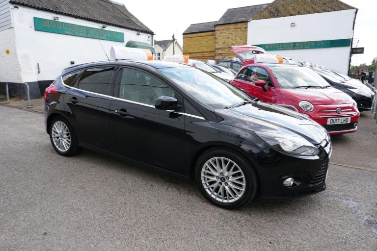 2012 Ford Focus 1.6 TDCi Zetec Euro 5 (s/s) 5dr HATCHBACK Diesel Manual