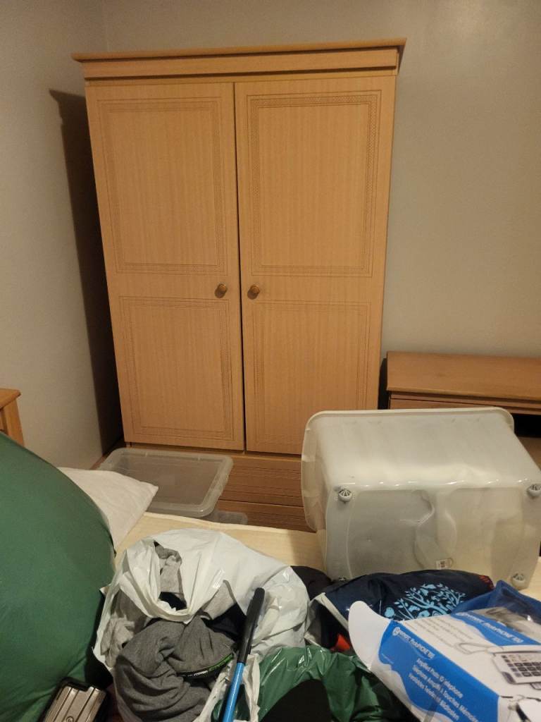 Selection of free wardrobe's