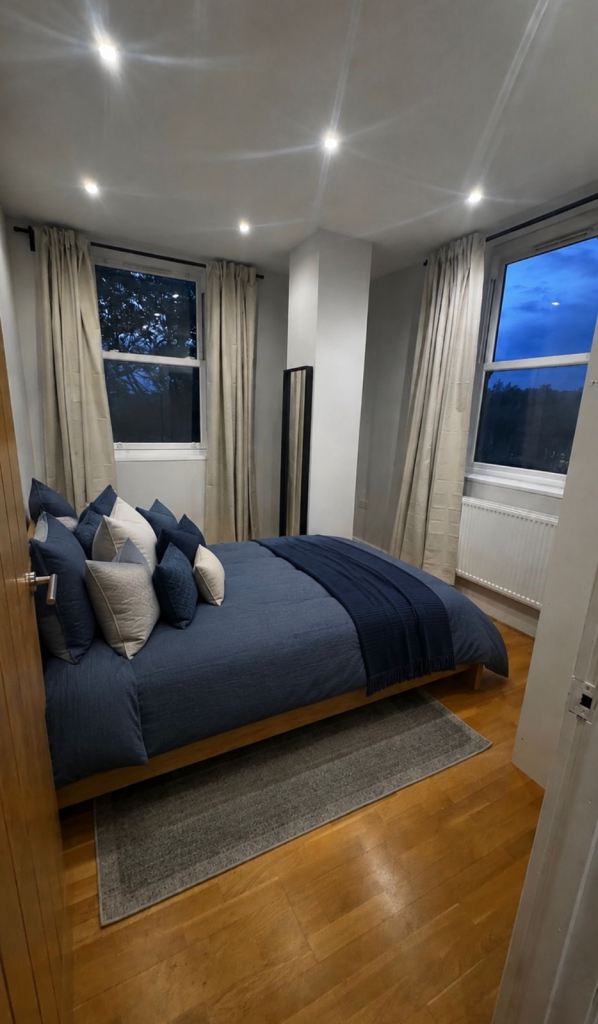 🌟 Bright & Modern Double Room – 1 min from Subury Hill Station!