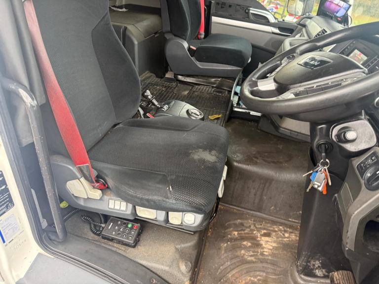 MAN TG-M 18.250, BOX WITH UNDERSLUNG TAILLIFT 