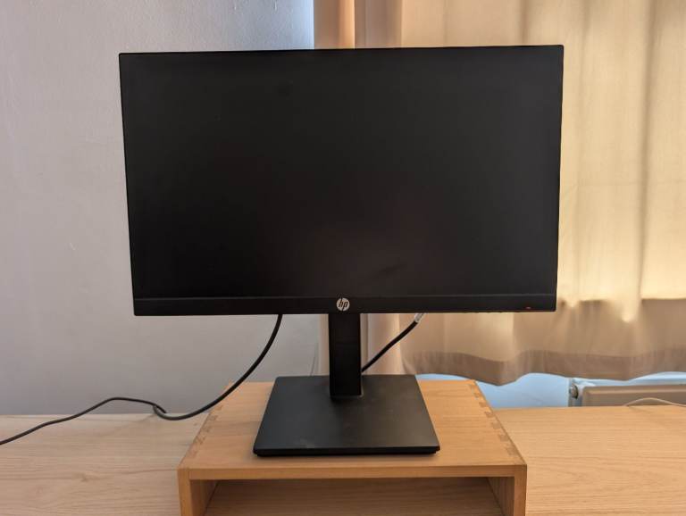 HP P22h G4 21.5-inch Monitor – Good Condition