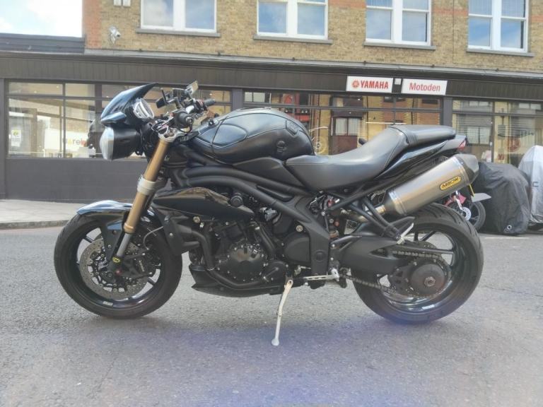TRIUMPH SPEED TRIPLE 1050 2013 BLACK. AMAZING SPEC, JUST REDUCED FOR XMAS!